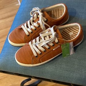 Taos women’s star hemp sneakers